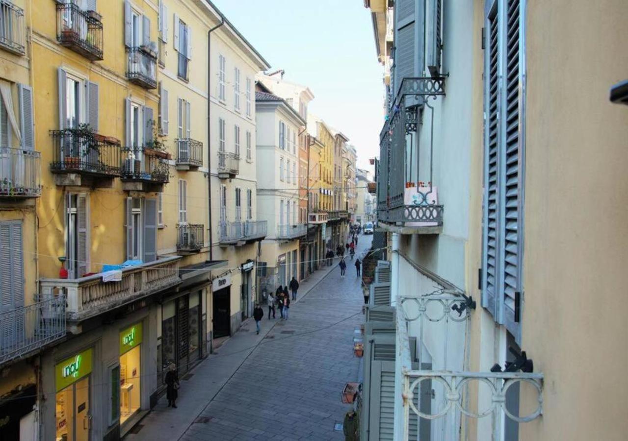 Casa Del Vicolo, Nel Cuore Della Pavia Storica Apartamento Exterior foto